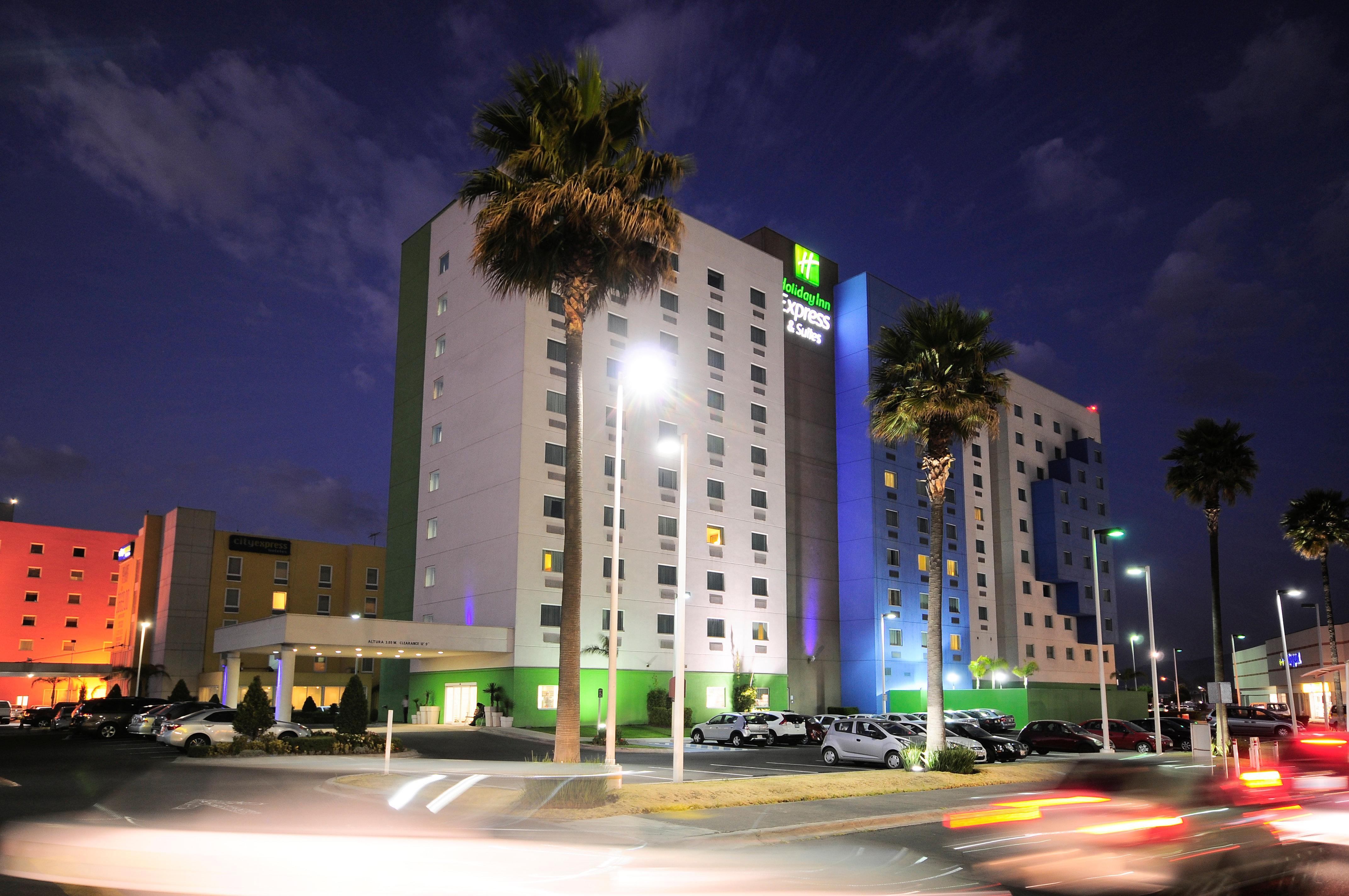 Holiday Inn Express & Suites Toluca Zona Aeropuerto, An Ihg Hotel Exterior photo